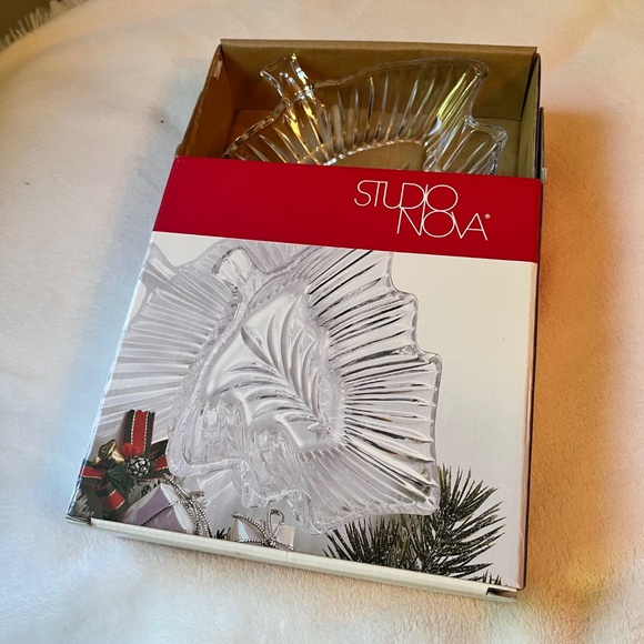 NWT—Studio Nova Crystal Dish—8” Christmas Tree Shape - Picture 2 of 10
